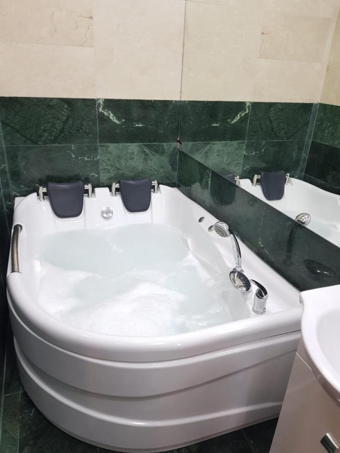 Spa Mega Mall Monza National Arena Bucureşti Eksteriør bilde